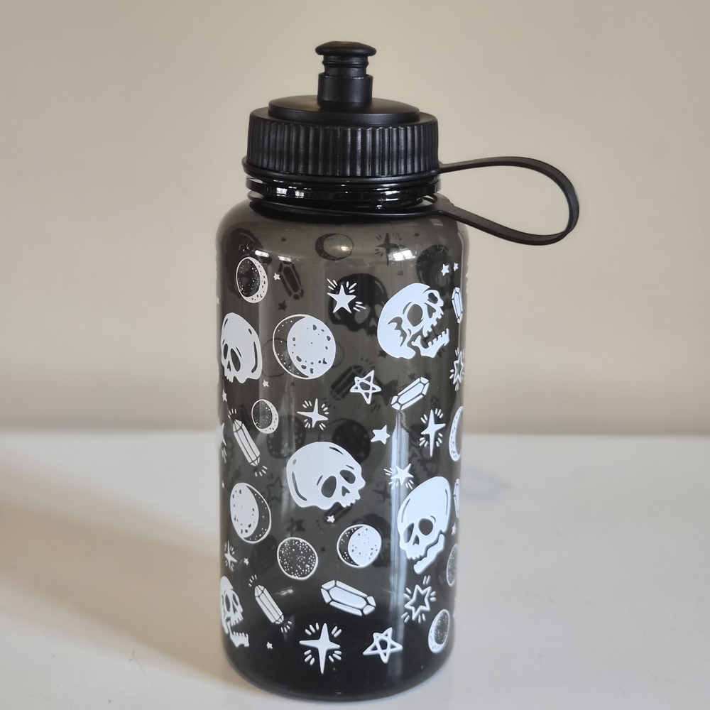 Skull and Stars 32oz Water Bottle